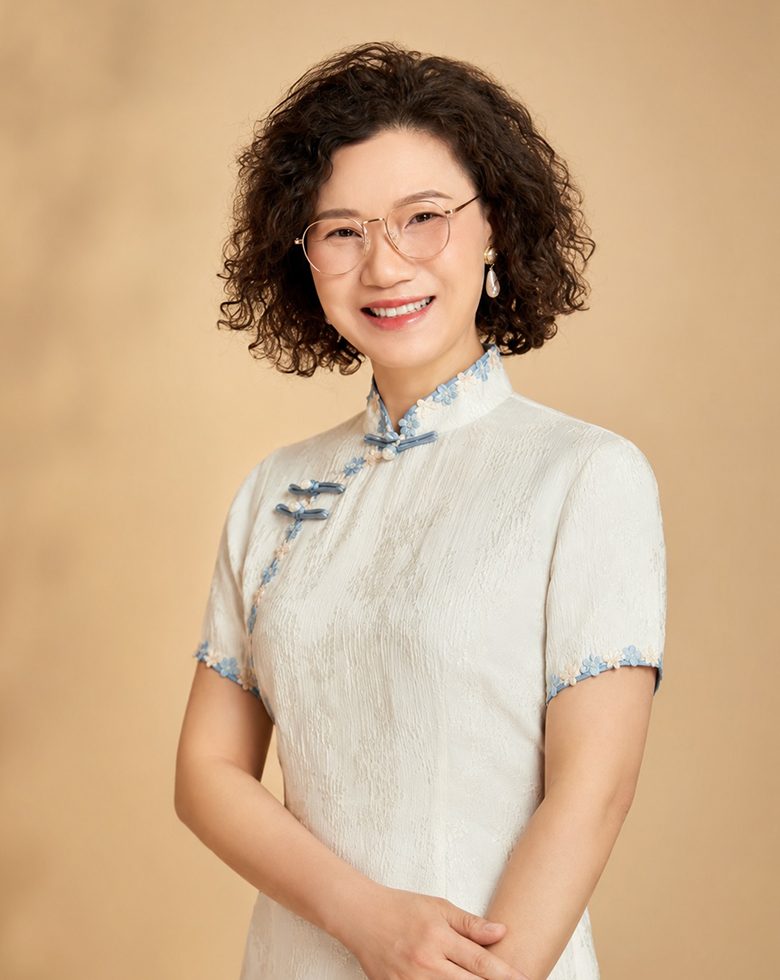 Portrait of Dr. Ali Zhang